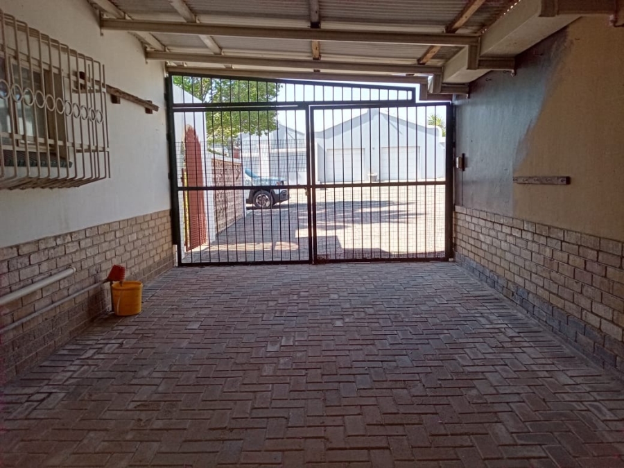4 Bedroom Property for Sale in Parys Free State